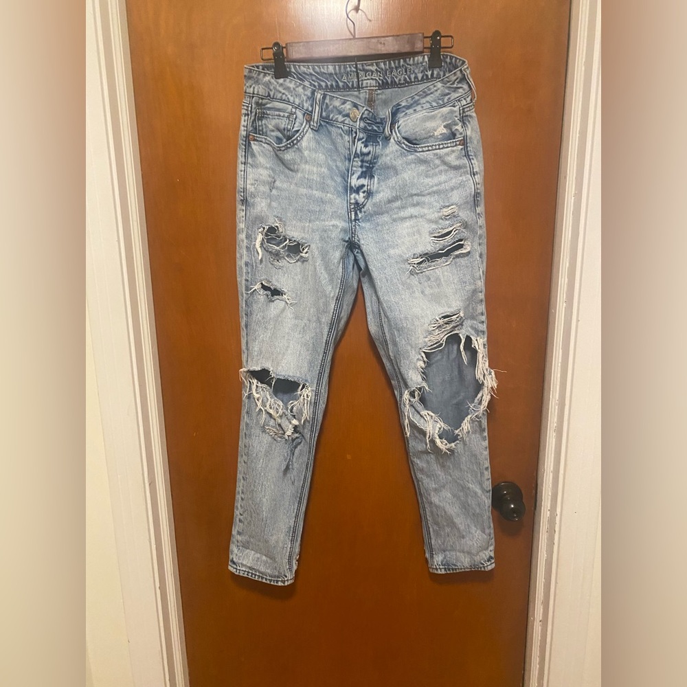 Tom girl American Eagle distressed jeans